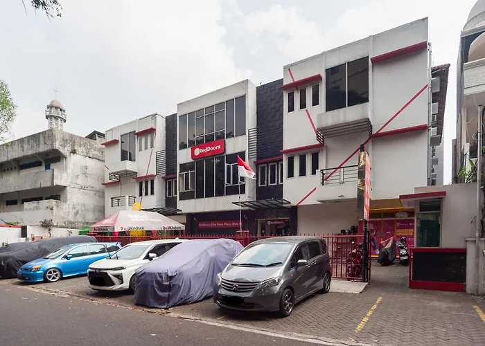Reddoorz Plus Near Plaza Blok M Jakarta