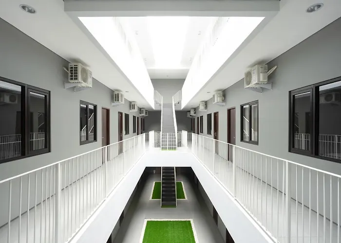 Reddoorz Plus Near Jiexpo Kemayoran Jakarta